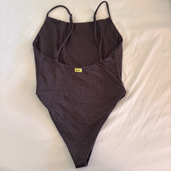 Duvin Black Cheetah One Piece Size Medium Cheeky Low Back Swim Bodysuit - Picture 5 of 8